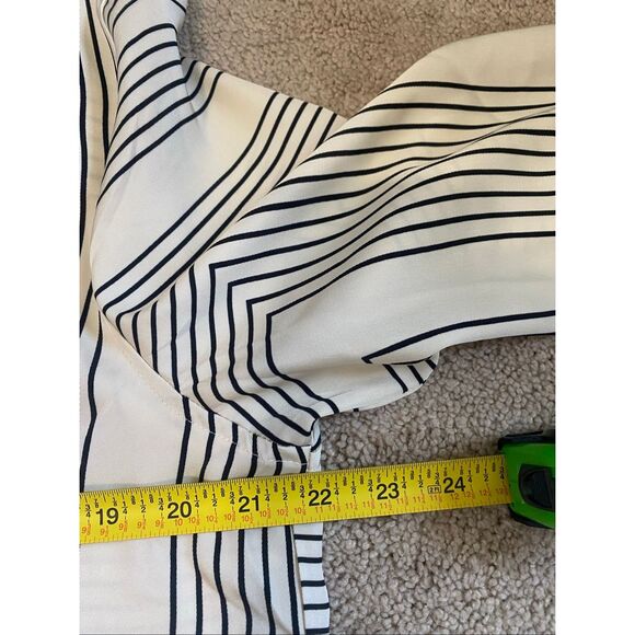 H&M button down blouse NWT woman’s size large - Picture 7 of 8